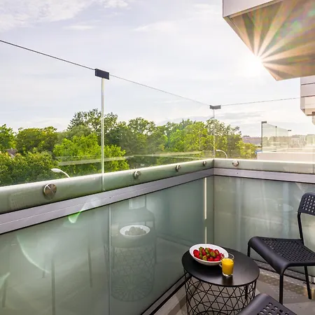 Διαμέρισμα Partynice - Parking & Balcony - By Rentujemy Βρότσλαβ