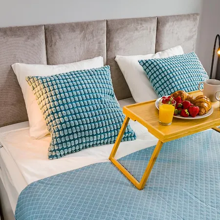 Διαμέρισμα Partynice - Parking & Balcony - By Rentujemy