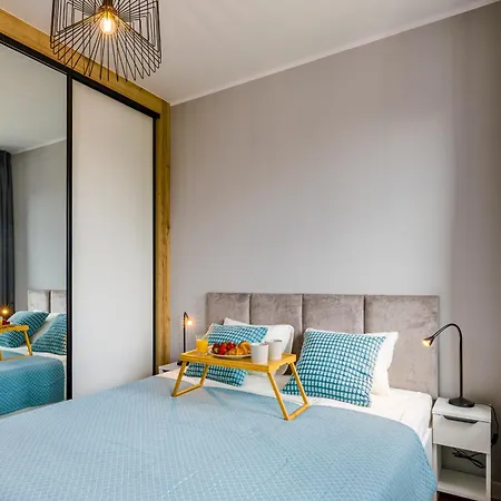 Partynice - Parking & Balcony - By Rentujemy Διαμέρισμα