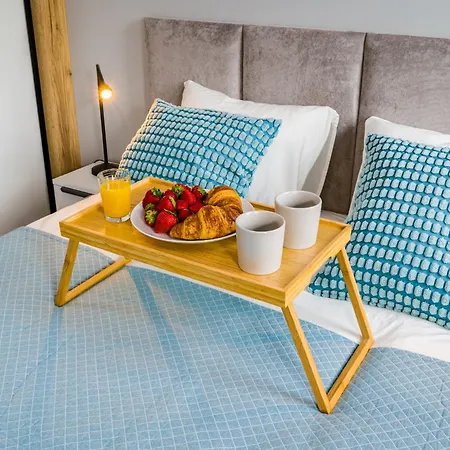 Διαμέρισμα Partynice - Parking & Balcony - By Rentujemy