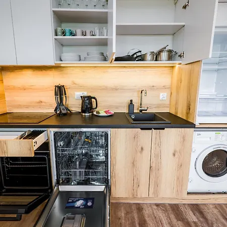 Διαμέρισμα Partynice - Parking & Balcony - By Rentujemy Βρότσλαβ