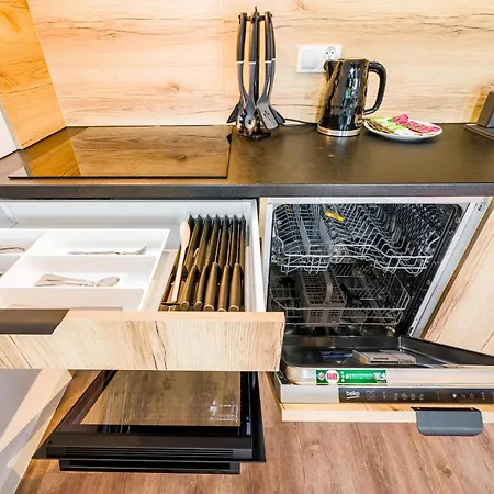 Διαμέρισμα Partynice - Parking & Balcony - By Rentujemy Βρότσλαβ